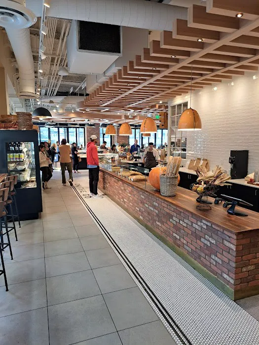 Alon’s Bakery & Market Picture 1
