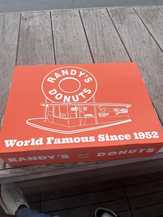 Randy’s Donuts Picture 6