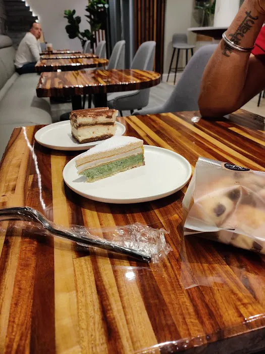 C'EST LA VIE BAKERY & CAFE Picture 6