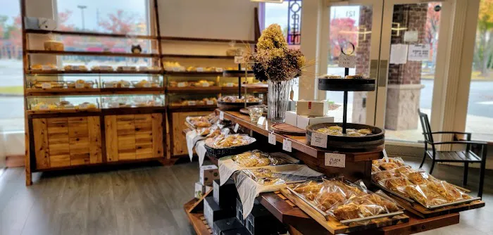 C'EST LA VIE BAKERY & CAFE Picture 1
