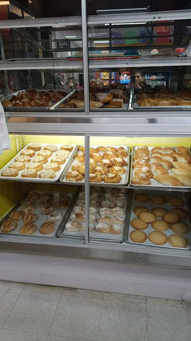 Panadería Guatemalteca Alfa y Omega Picture 5