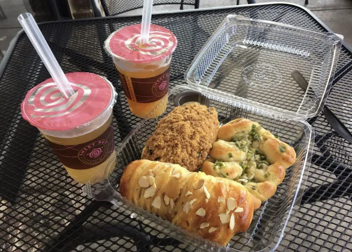 Sweet Hut Bakery Cafe Picture 2
