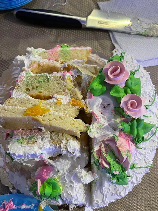 Betto's Pasteleria & Panaderia Picture 3