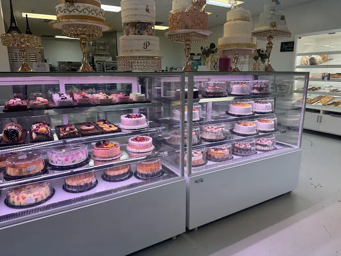Betto's Pasteleria & Panaderia Picture 6