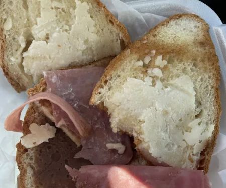 La Ideal Bakery