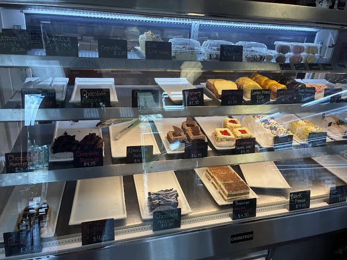 Art's Bakery and Cafe Picture 10