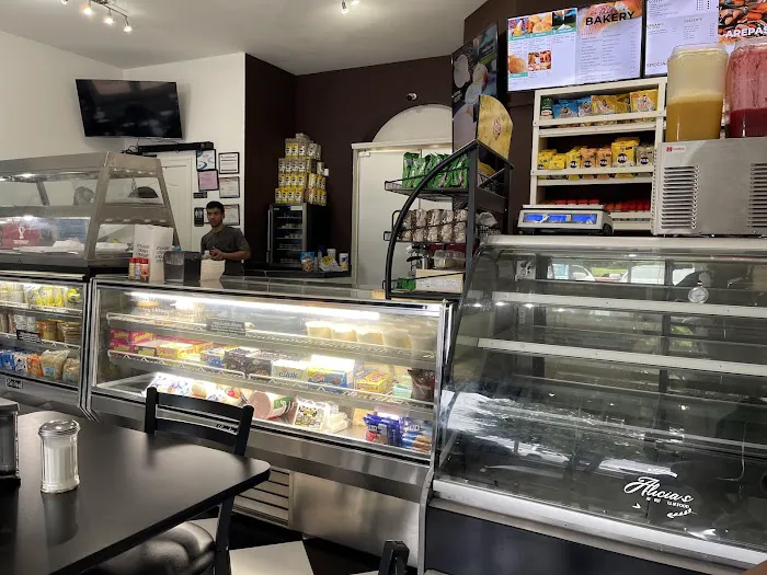 Alicia's Bakery Deli & Food Picture 1