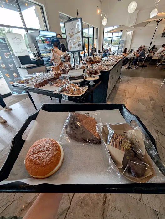 Confections Bakery & Cafe Picture 9