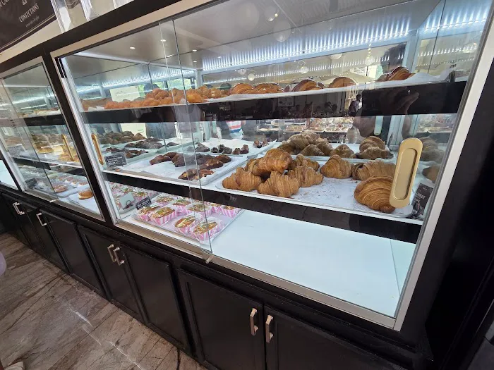 Confections Bakery & Cafe Picture 8