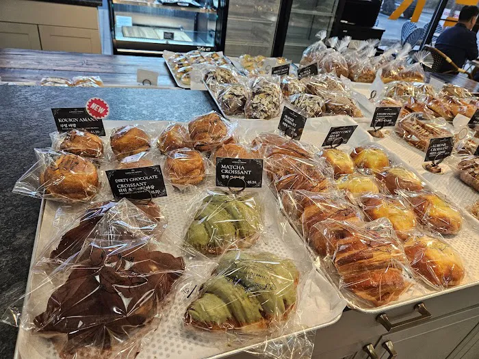 Confections Bakery & Cafe Picture 2