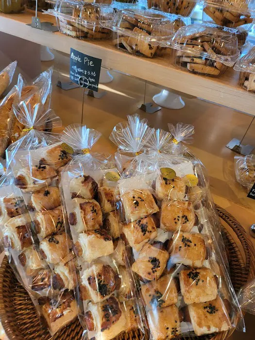 Tree Story Bakery & Cafe Picture 1