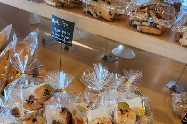Tree Story Bakery & Cafe