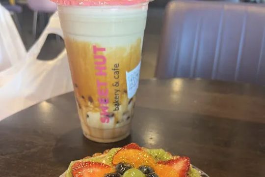Sweet Hut Bakery & Cafe