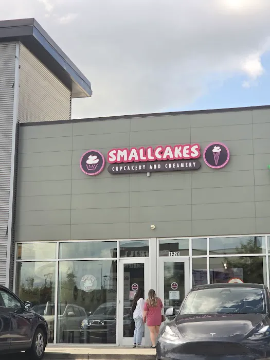 Smallcakes Buford: Cupcakery and Creamery Picture 2