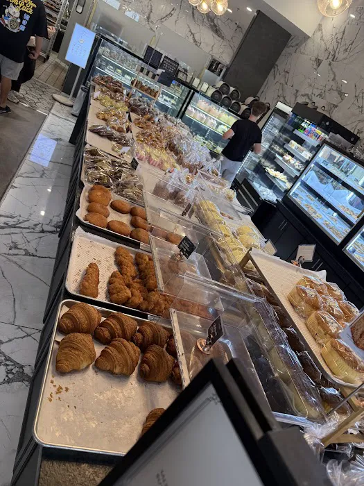 Confections Bakery & Cafe - Duluth Picture 3