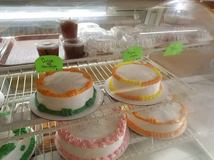 Antojitos Dominicanos Picture 5