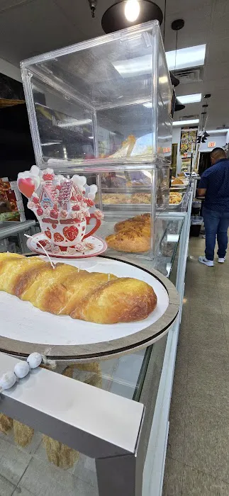 Mi Bella Colombia Bakery Picture 8