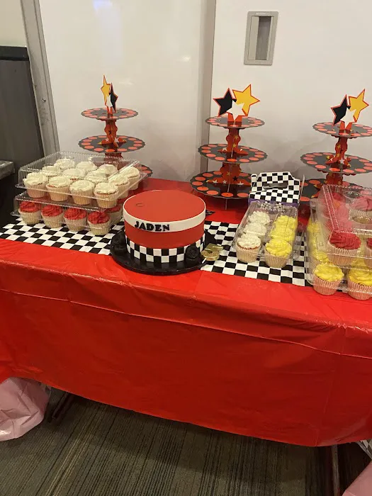 ELF's Cakery Picture 2