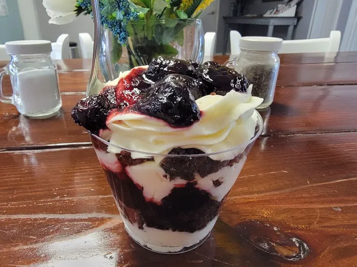 Sweet Things On The Square Picture 6