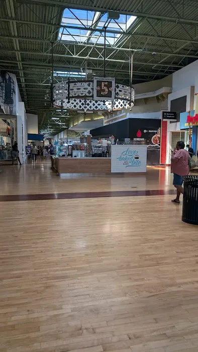 Cinnabon Picture 2
