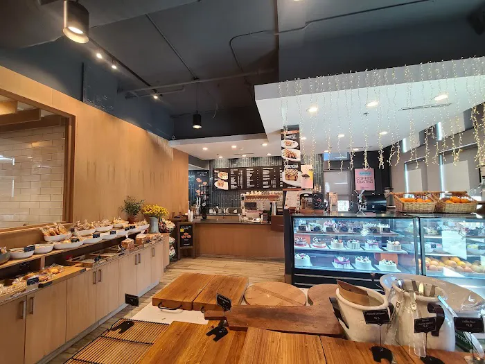 White Windmill Coffee and Bakery Picture 10