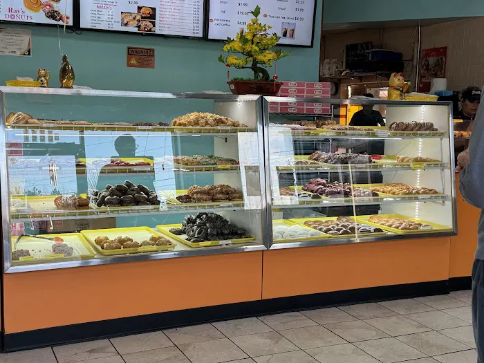 Ray's Donuts Picture 9