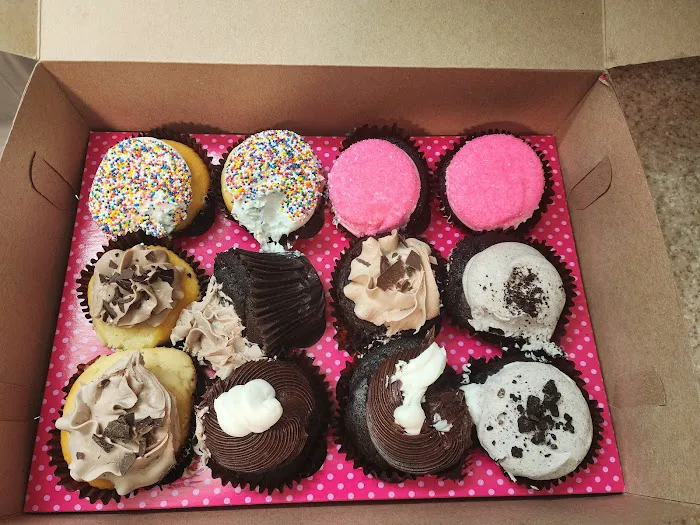 Fayetteville Smallcakes: Cupcakery & Creamery Picture 2