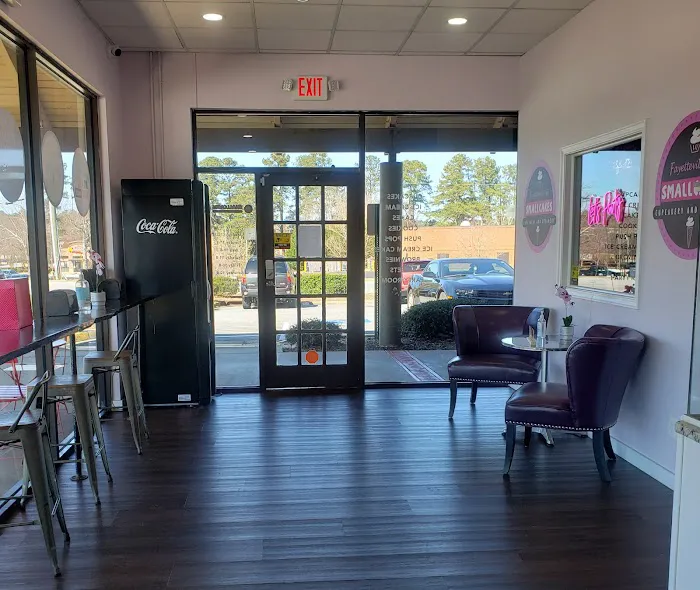 Fayetteville Smallcakes: Cupcakery & Creamery Picture 10