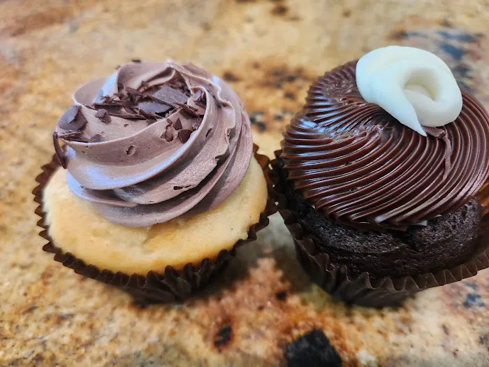 Fayetteville Smallcakes: Cupcakery & Creamery Picture 8