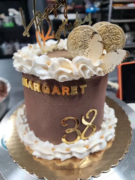 Sip and Frost Cake Bar Picture 3