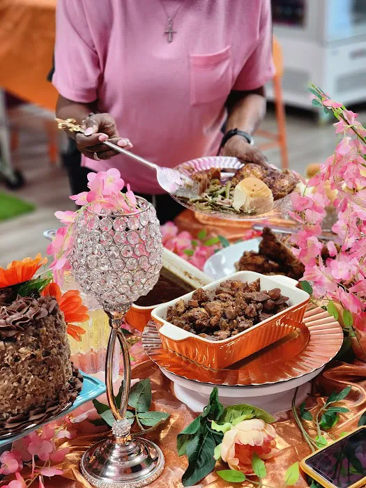 Sip and Frost Cake Bar Picture 9