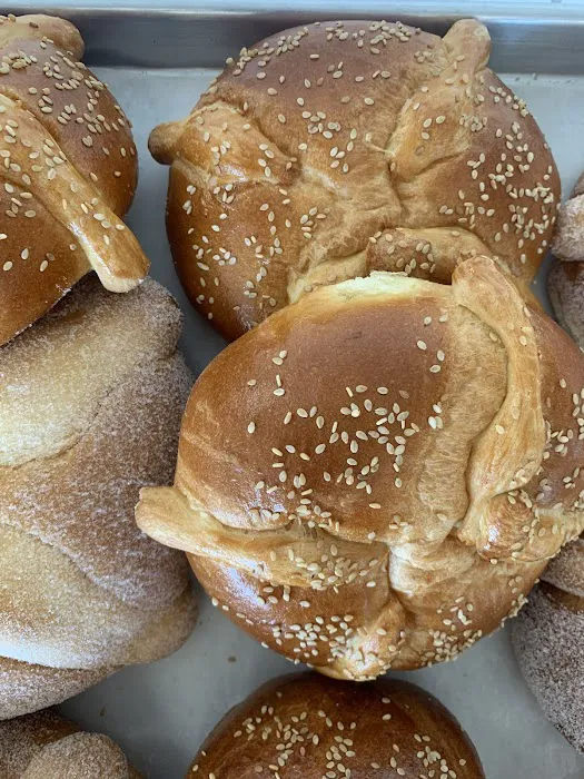 Cinco Estrellas Bakery Picture 6