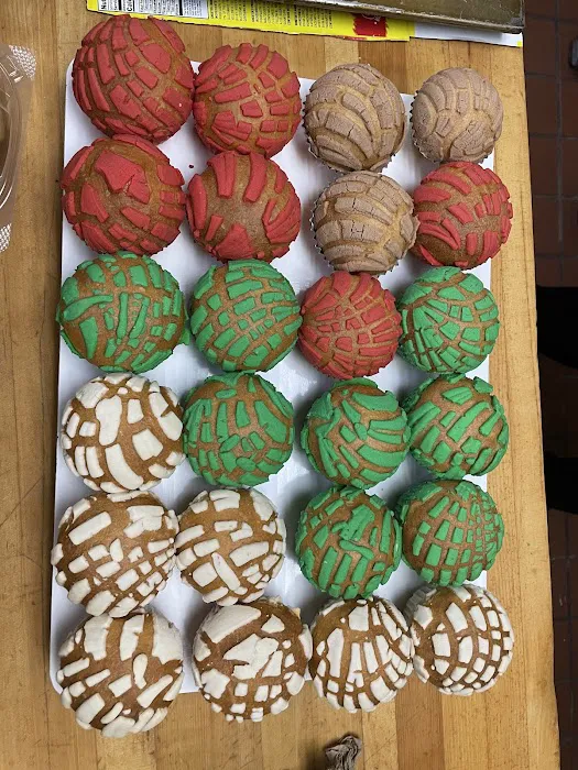 Cinco Estrellas Bakery Picture 10