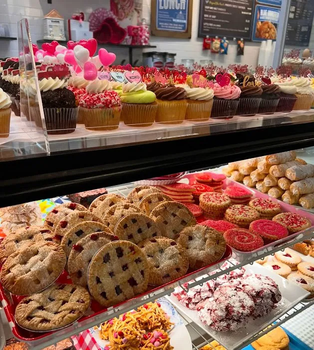 Blue Rooster Bake Shop & Eatery Picture 6