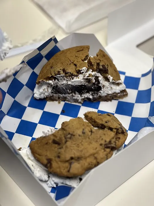 Blue Rooster Bake Shop & Eatery Picture 1
