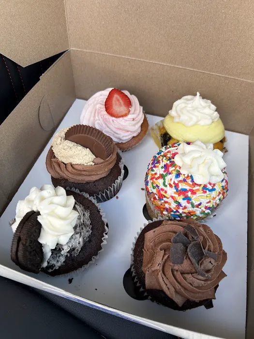 Blue Rooster Bake Shop & Eatery Picture 7