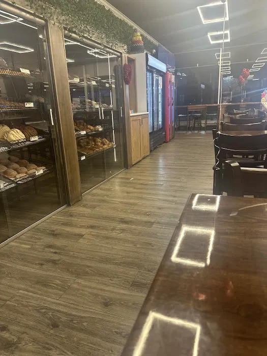 Esquisito Bakery & Cafe Picture 3