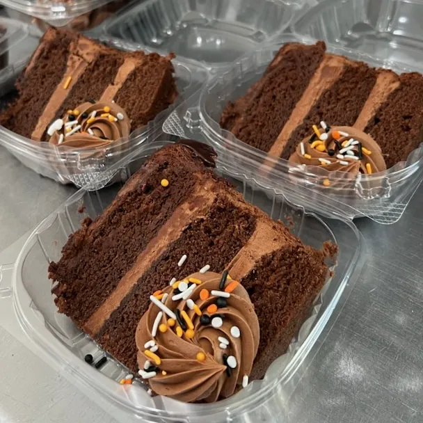MADY CAKES BAKERY Picture 10