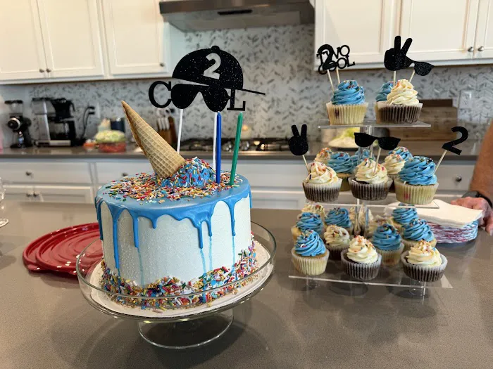 MADY CAKES BAKERY Picture 9