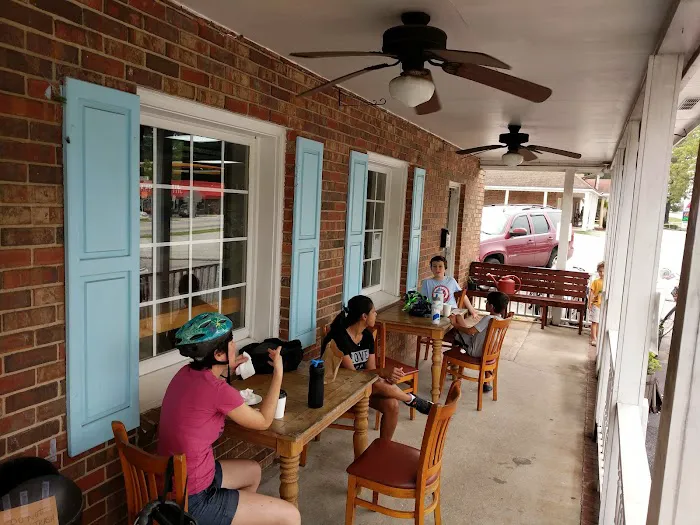 KiKi’s Bakeshop Picture 5