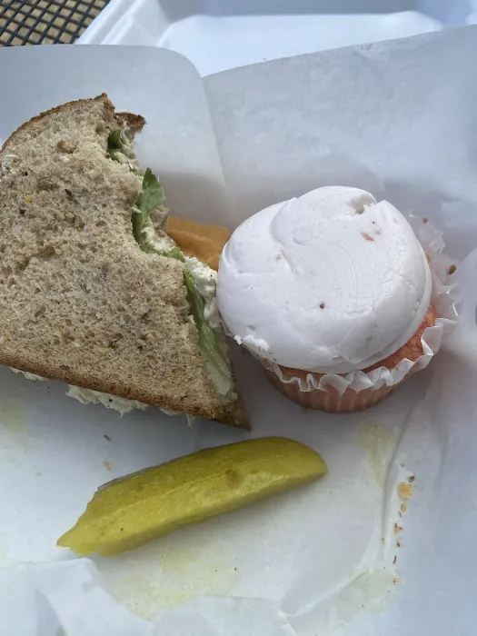 Bee's Knees Bakery Picture 2