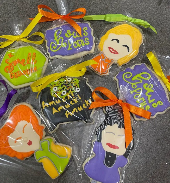 Custom Cakes and Cupcakes by Judy Picture 3