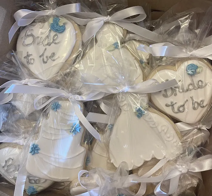 Custom Cakes and Cupcakes by Judy Picture 8