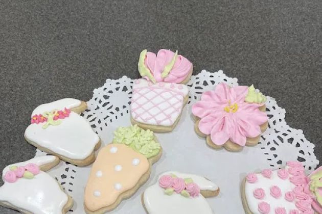 Custom Cakes and Cupcakes by Judy