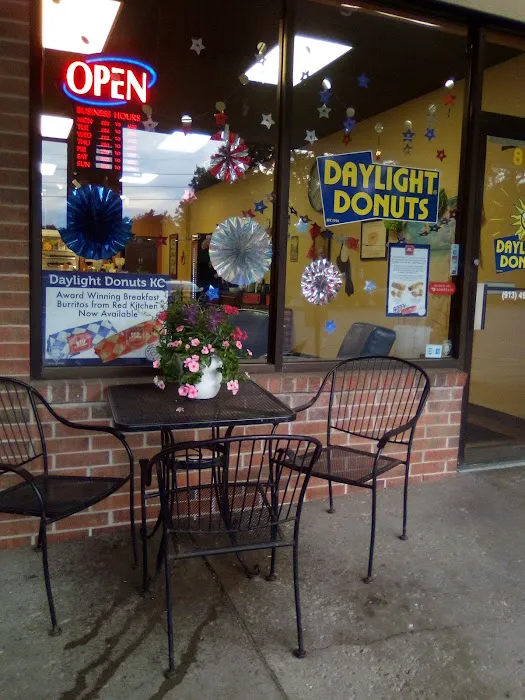 Daylight Donuts - Lenexa Picture 3