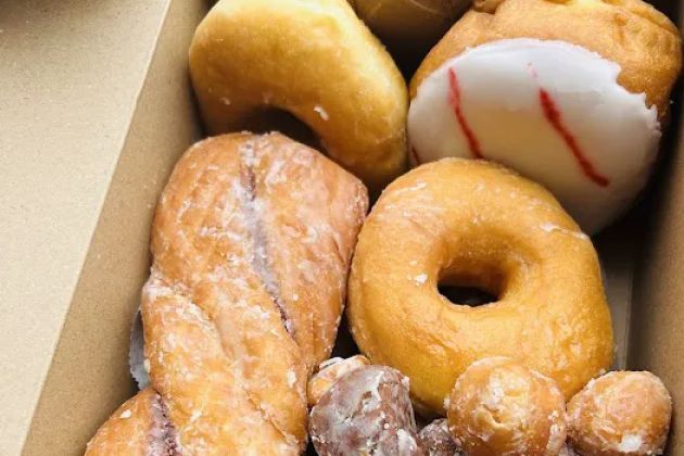 LaMar's Donuts and Coffee