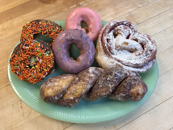 Hana's Donuts Picture 10