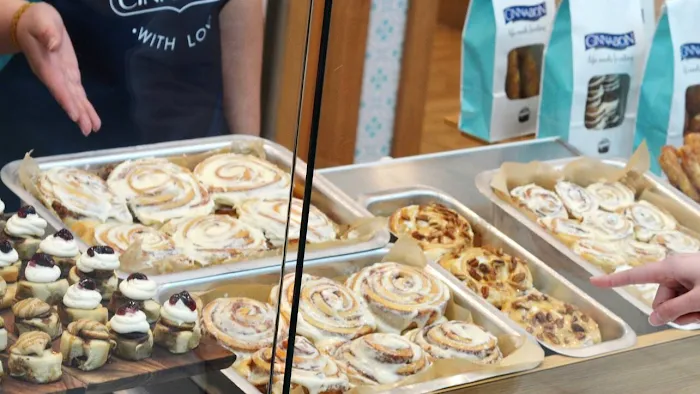 Cinnabon Picture 6