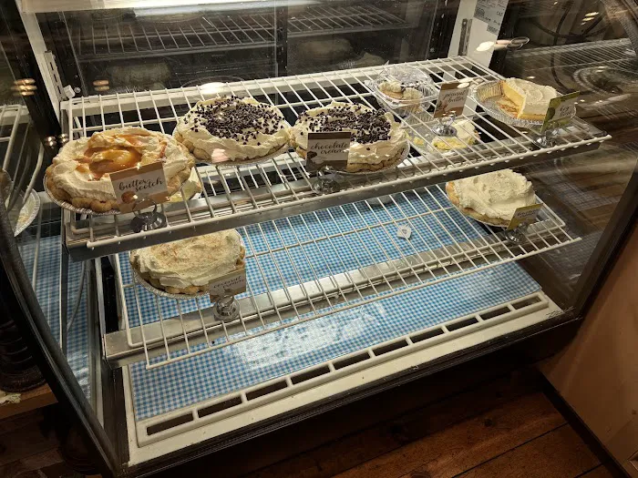 Ashleigh's Bakeshop Picture 8