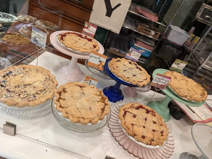 Ashleigh's Bakeshop Picture 2